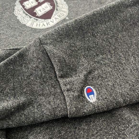 Harvard Sweatshirt size Medium in grey. - Picture 8 of 8